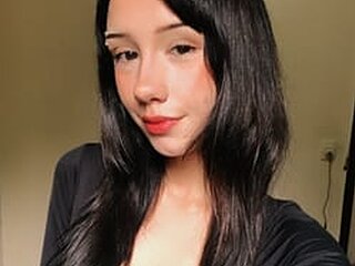 Saddie Dark